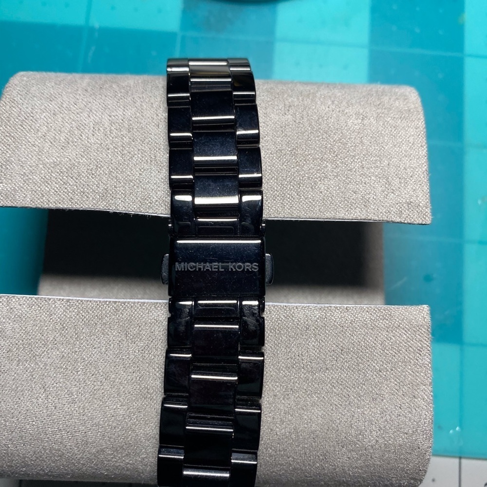 Michael Kors MK6100 Channing Black Watch - Picture 4 of 4